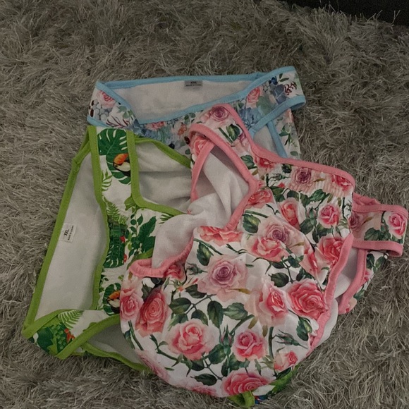 Dog Diapers (3 Pack) Washable Female - Picture 4 of 6